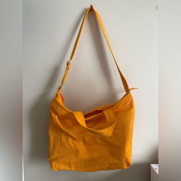 BAGGU Handbags - BAGGU Vibrant Orange Shoulder Bag